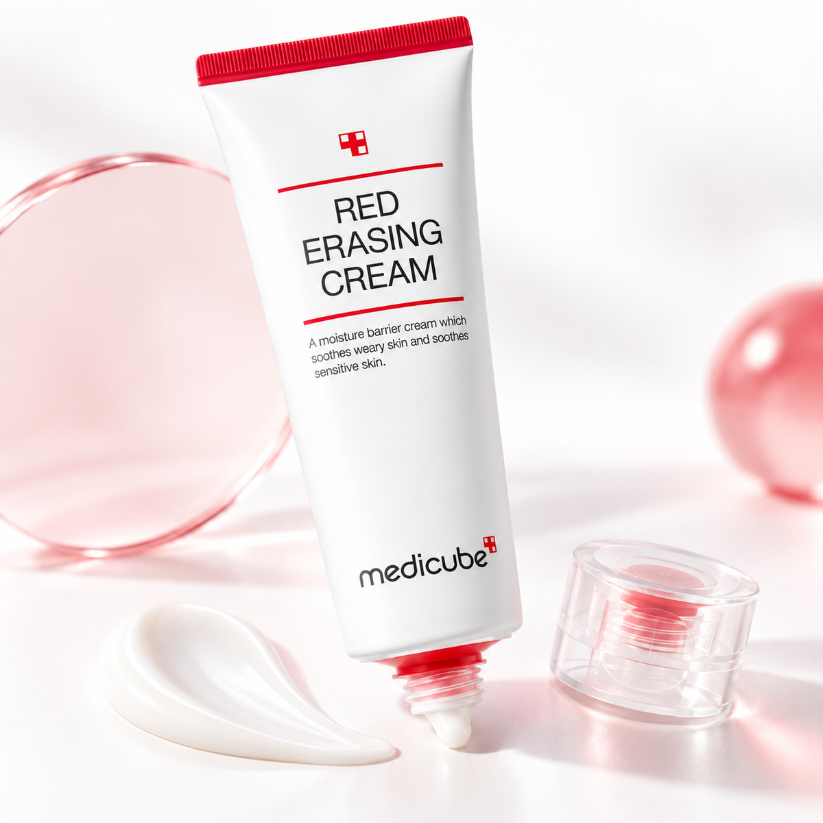 Medicube Red Erasing Cream con textura cremosa - producto coreano dermocosmetico